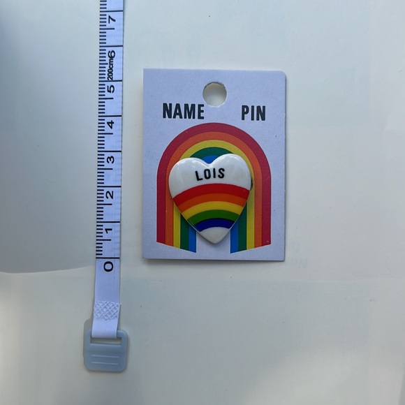 LOIS Vintage Iconic 80s Ceramic White Heart Rainbow Name Pin - Picture 3 of 5
